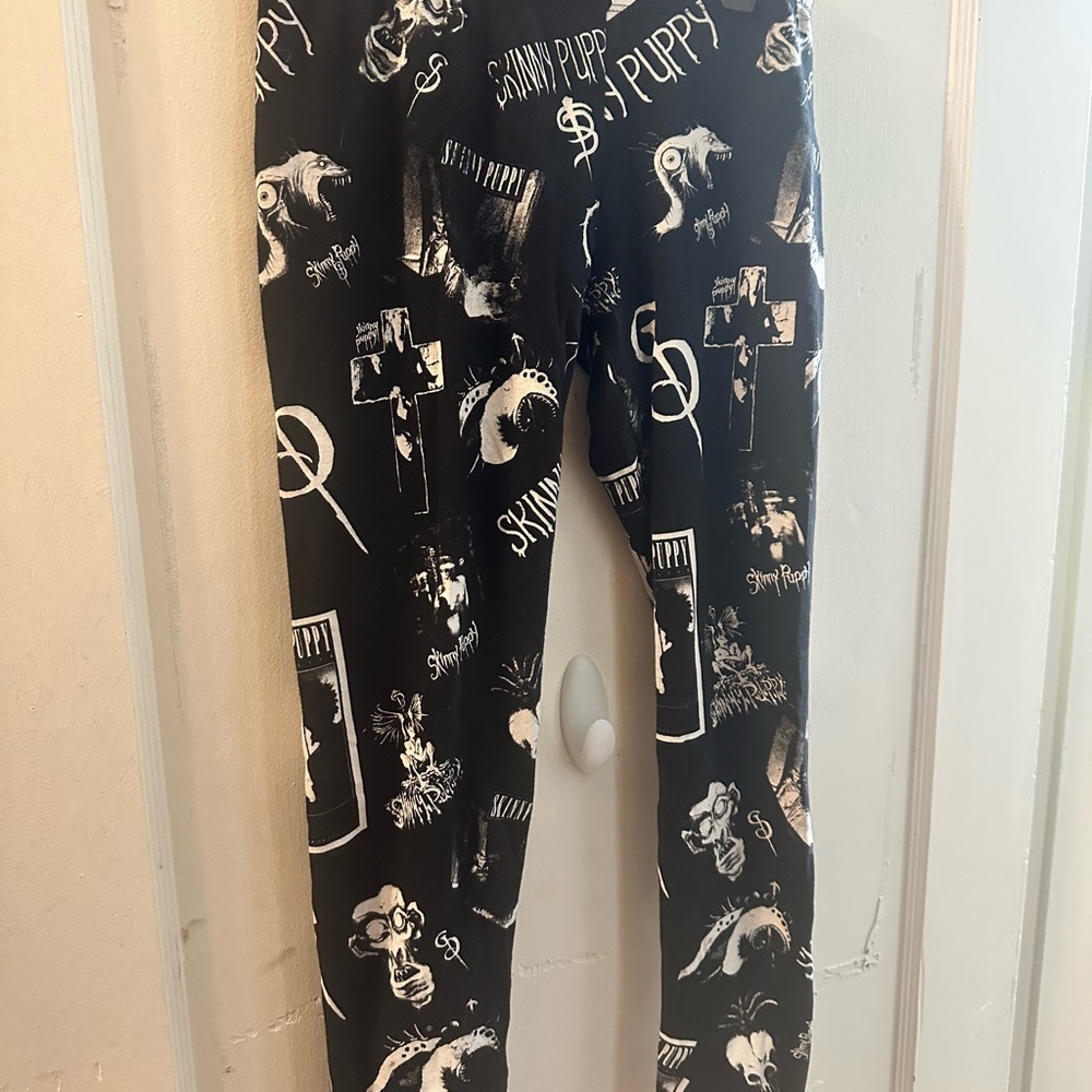 Skinny Puppy Leggings